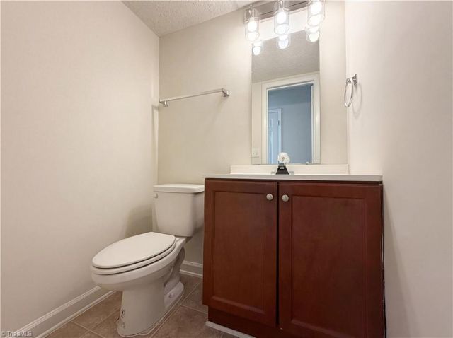 4050 Huntingreen Lane A, Winston-salem, NC 27106