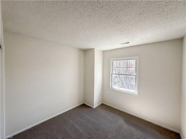 4050 Huntingreen Lane A, Winston-salem, NC 27106