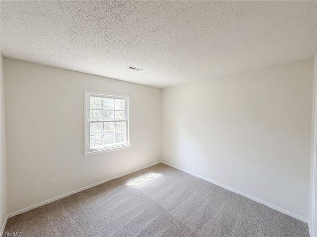 4050 Huntingreen Lane A, Winston-salem, NC 27106