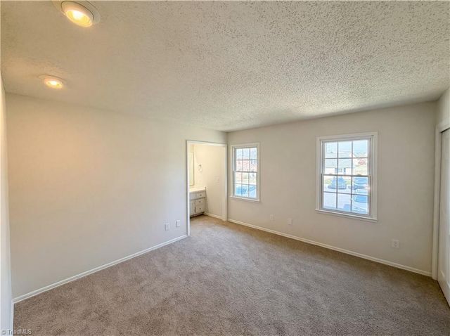 4050 Huntingreen Lane A, Winston-salem, NC 27106