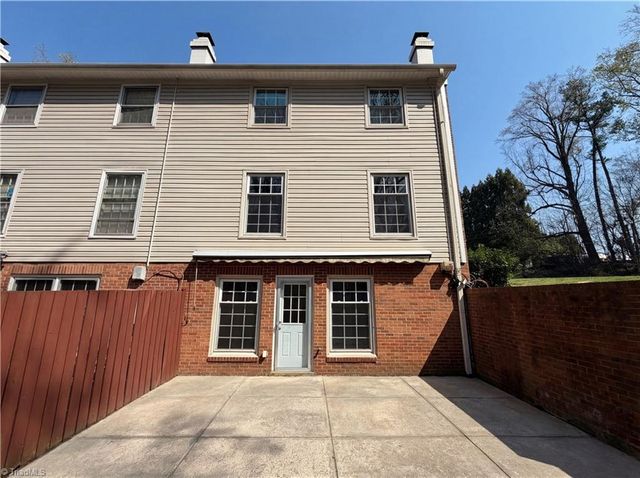 4050 Huntingreen Lane A, Winston-salem, NC 27106