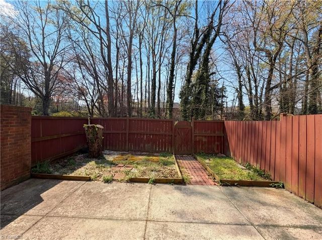 4050 Huntingreen Lane A, Winston-salem, NC 27106