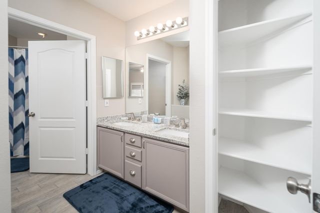 8164 W Zoe Ella Way, Peoria, AZ 85382