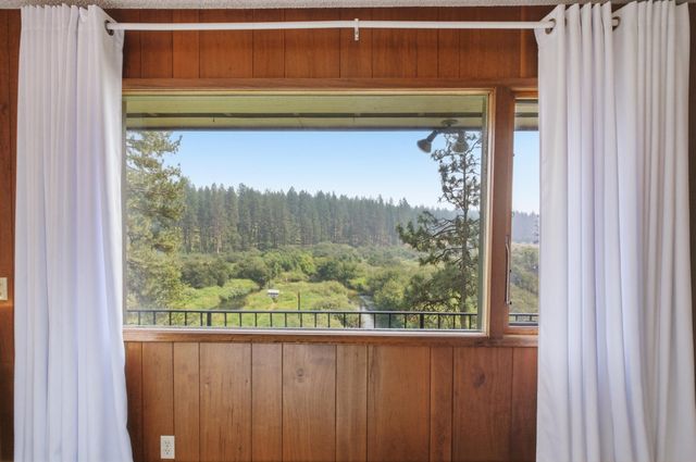19220 N Little Spokane Dr, Colbert, WA 99005
