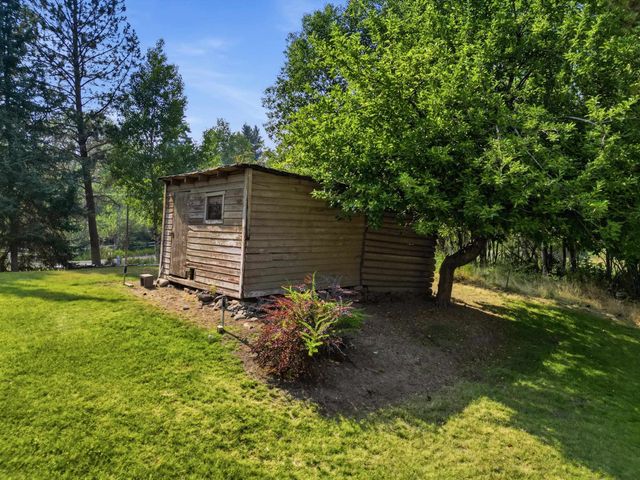 19220 N Little Spokane Dr, Colbert, WA 99005