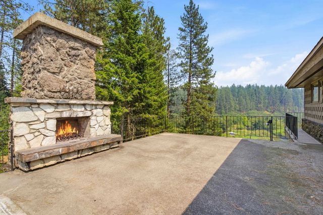 19220 N Little Spokane Dr, Colbert, WA 99005