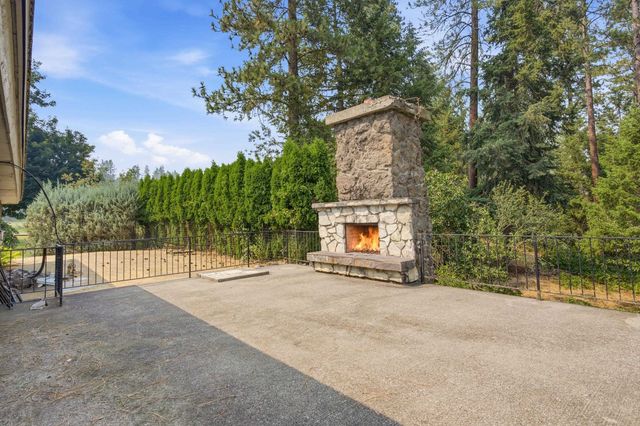 19220 N Little Spokane Dr, Colbert, WA 99005