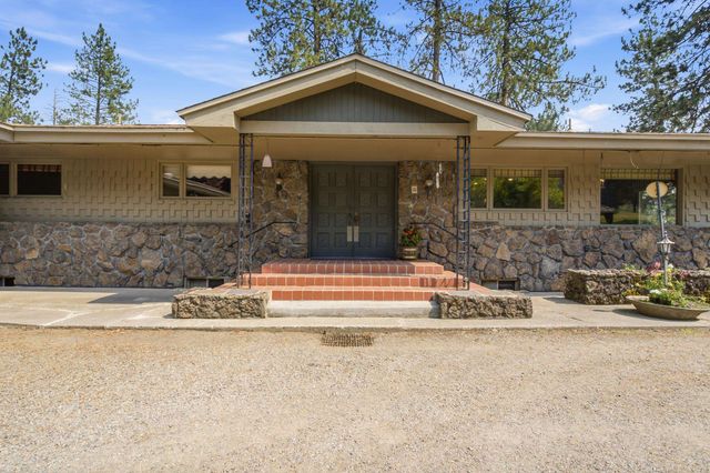 19220 N Little Spokane Dr, Colbert, WA 99005