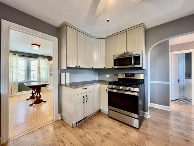 9210 S Trumbull Avenue, Evergreen Park, IL 60805