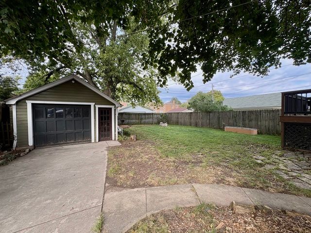9210 S Trumbull Avenue, Evergreen Park, IL 60805