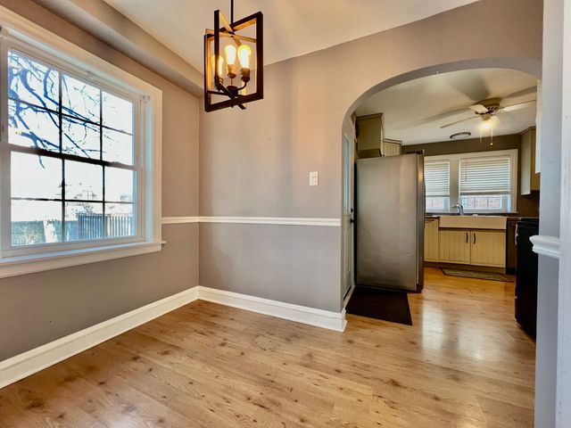 9210 S Trumbull Avenue, Evergreen Park, IL 60805