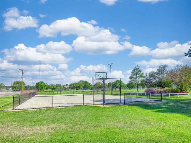 151 N Bay Drive, Bullard, TX 75757