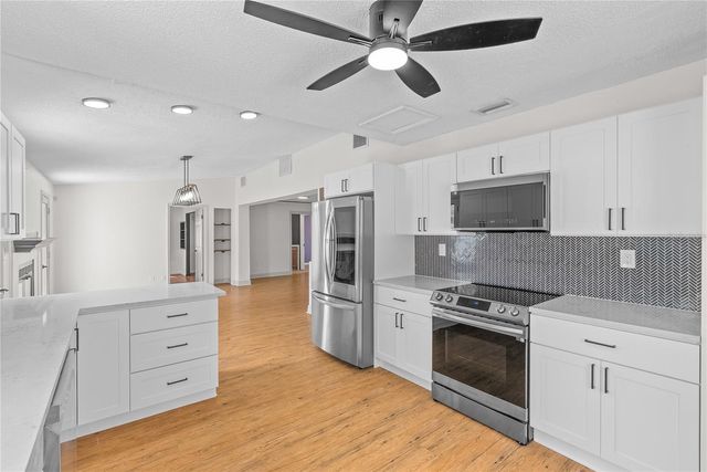 9554 86TH AVENUE, Seminole, FL 33777