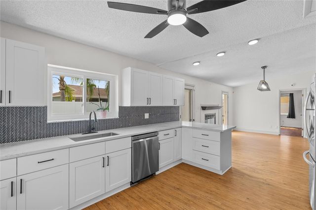 9554 86TH AVENUE, Seminole, FL 33777