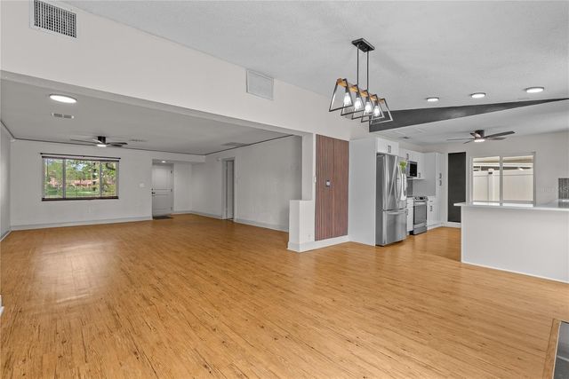 9554 86TH AVENUE, Seminole, FL 33777