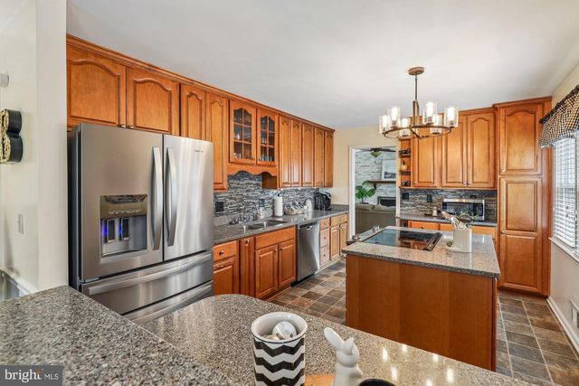 7823 FRIARS CT, Alexandria, VA 22306