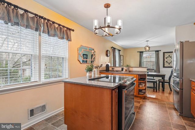 7823 FRIARS CT, Alexandria, VA 22306