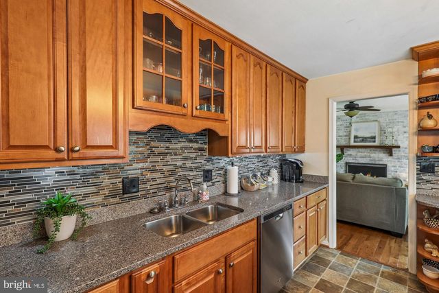 7823 FRIARS CT, Alexandria, VA 22306