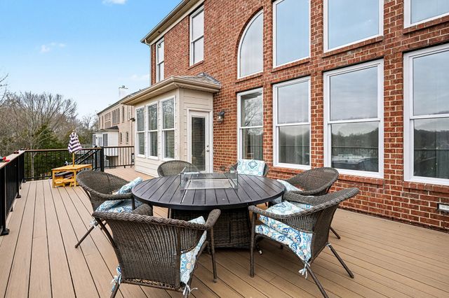 6876 Walnut Hills Dr, Brentwood, TN 37027