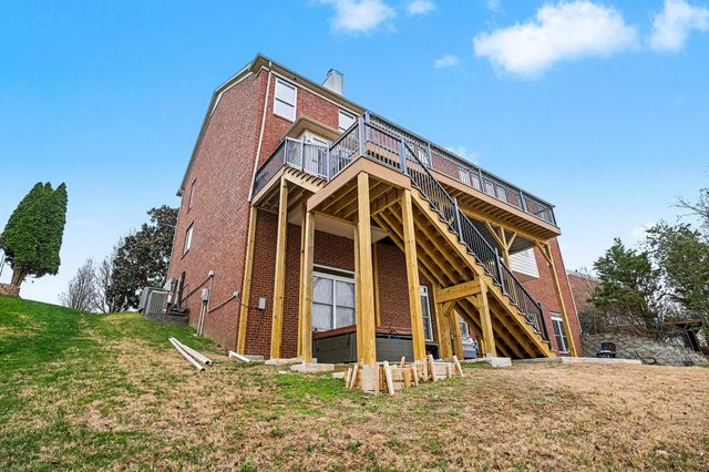 6876 Walnut Hills Dr, Brentwood, TN 37027