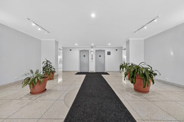 5 Sadore Lane 3H, Yonkers, NY 10710