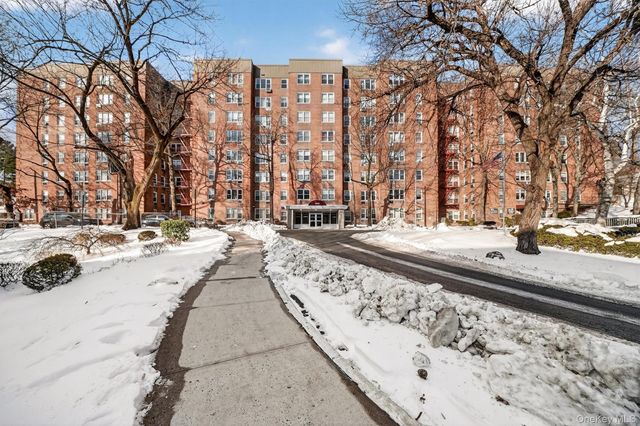 5 Sadore Lane 3H, Yonkers, NY 10710