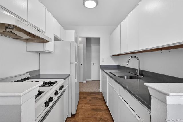 5 Sadore Lane 3H, Yonkers, NY 10710