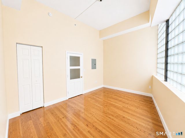 105 Bank Street 1E, Waterbury, CT 06702