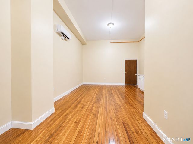 105 Bank Street 1E, Waterbury, CT 06702