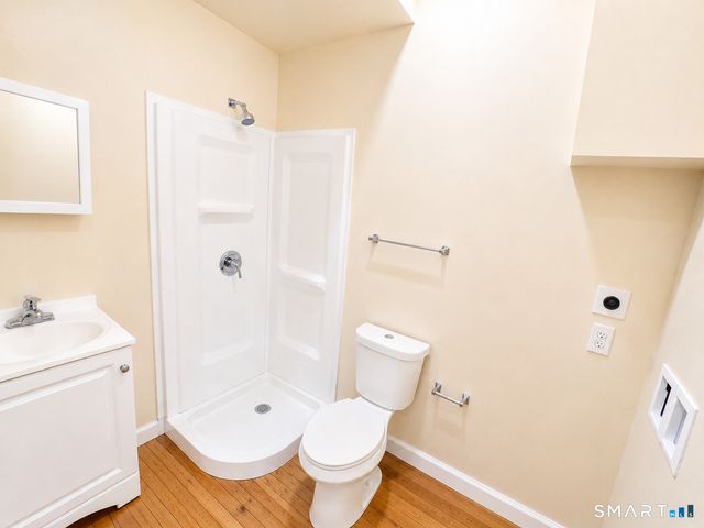 105 Bank Street 1E, Waterbury, CT 06702
