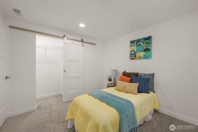 1140 E Seattle St, Kent, WA 98030