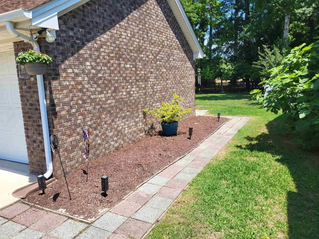 404 Ashwood Ln., Myrtle Beach, SC 29588