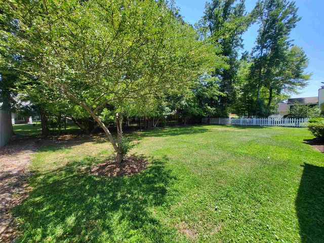 404 Ashwood Ln., Myrtle Beach, SC 29588