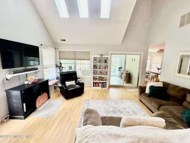117 Messenger Street, Toms River, NJ 08753