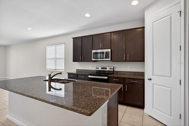 689 MEADOW POINTE DRIVE, Haines City, FL 33844