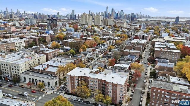 2520 John F Kennedy, Jersey City, NJ 07304