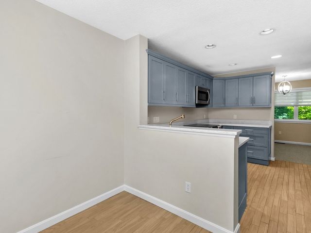 33 Bishops Forest Drive 33, Waltham, MA 02452