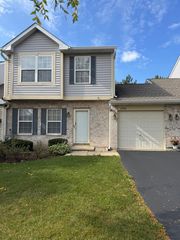 1256 N Split Oak Circle, Round Lake Beach, IL 60073