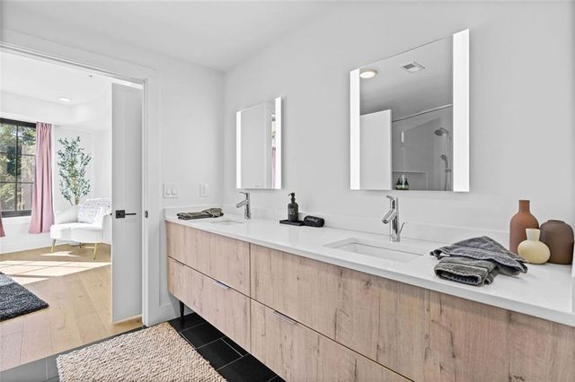 346 Peters Street SW 301, Atlanta, GA 30313