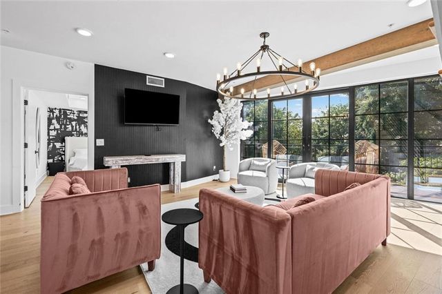 346 Peters Street SW 301, Atlanta, GA 30313