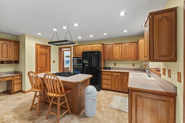 1835 Rooses Lane, Indianapolis, IN 46217