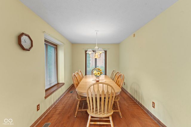 1835 Rooses Lane, Indianapolis, IN 46217