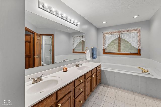 1835 Rooses Lane, Indianapolis, IN 46217