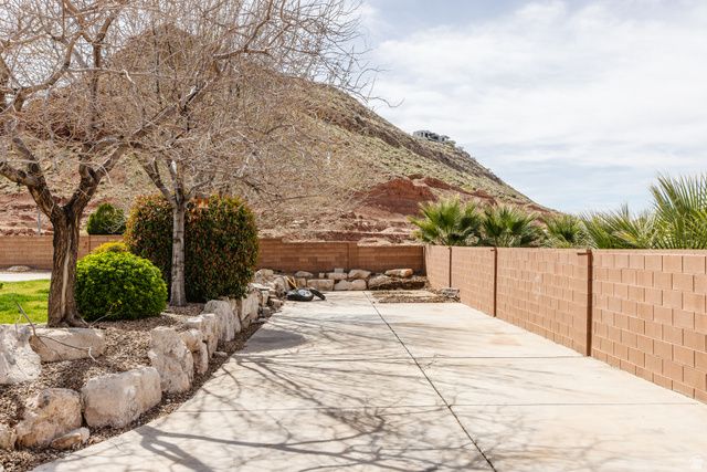 2038 S GREAT BASIN DR., Washington, UT 84780