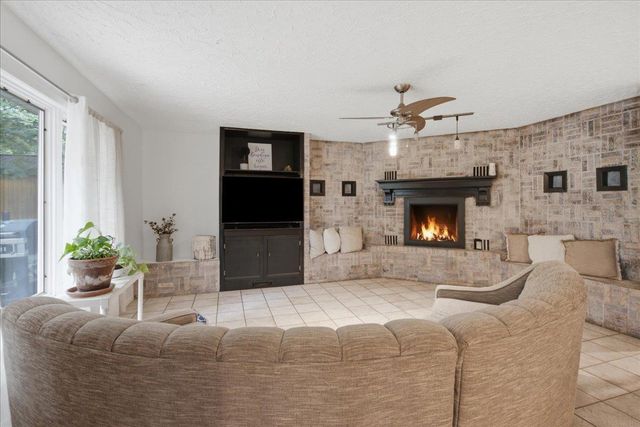 228 Oakwood Drive, Evansdale, IA 50707