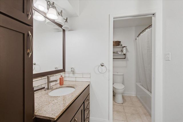 228 Oakwood Drive, Evansdale, IA 50707