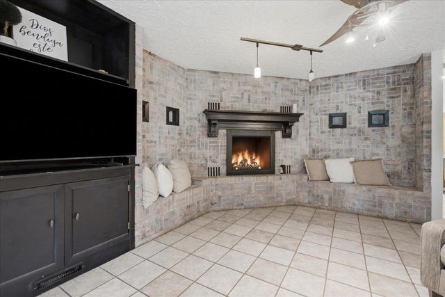 228 Oakwood Drive, Evansdale, IA 50707
