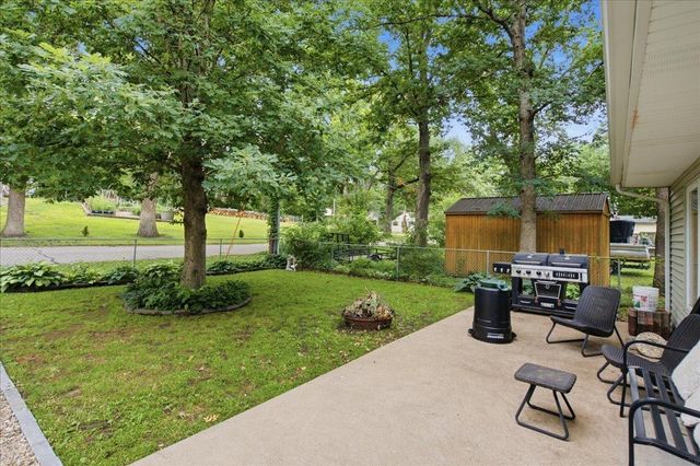 228 Oakwood Drive, Evansdale, IA 50707