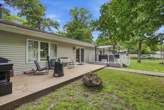228 Oakwood Drive, Evansdale, IA 50707