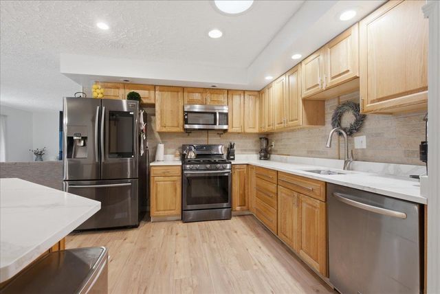 228 Oakwood Drive, Evansdale, IA 50707